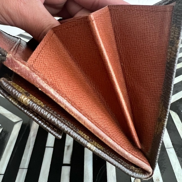 Louis Vuitton Vintage 1989 Elise Monogram Leather Canvas Wallet - Picture 11 of 16